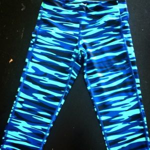 Childrens Girls Cropped Athletic Leggings